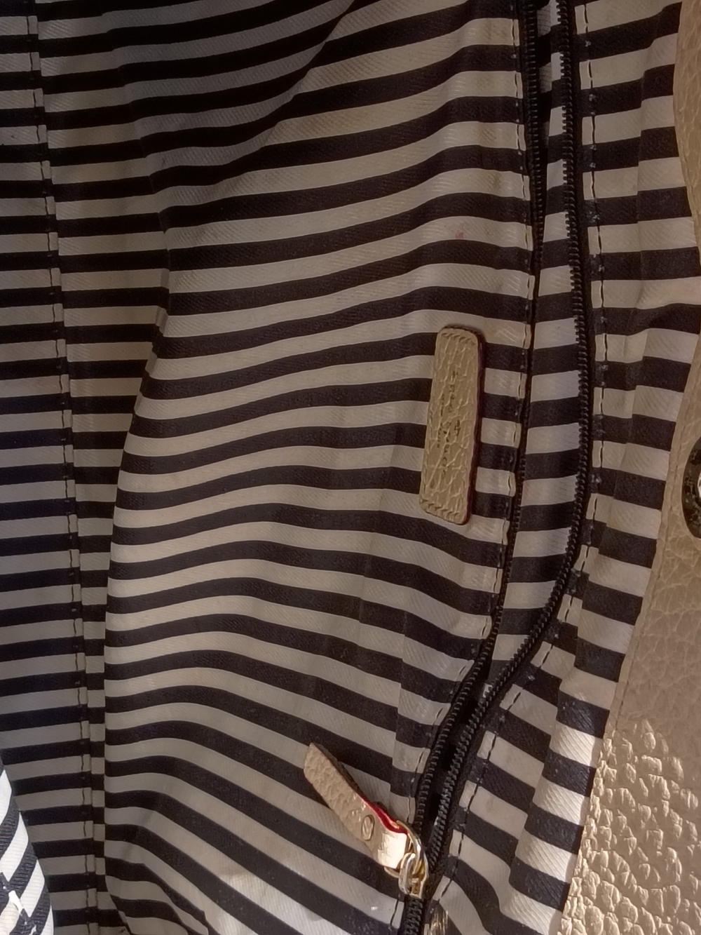 kate spade New York Tote Buttermilk and Black Leather Two-Tone Pebbled Leather - Picture 3 of 7